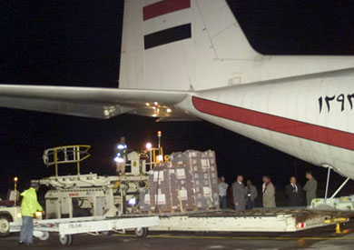 طائرة مساعدات من الجيش المصري